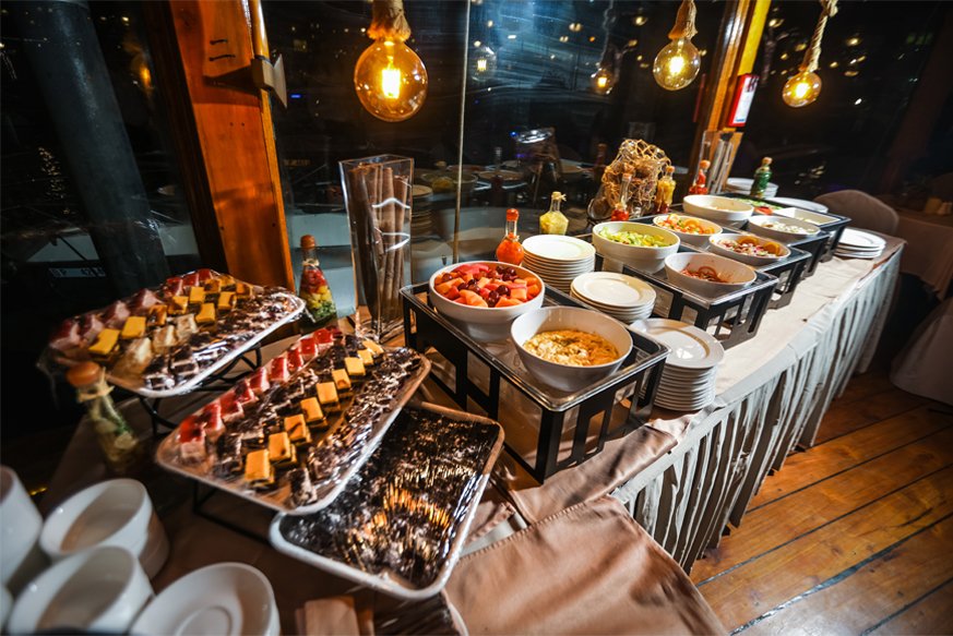 5* Dubai Marina Traditional Dinner Cruise With Full Course Buffet - Image 7