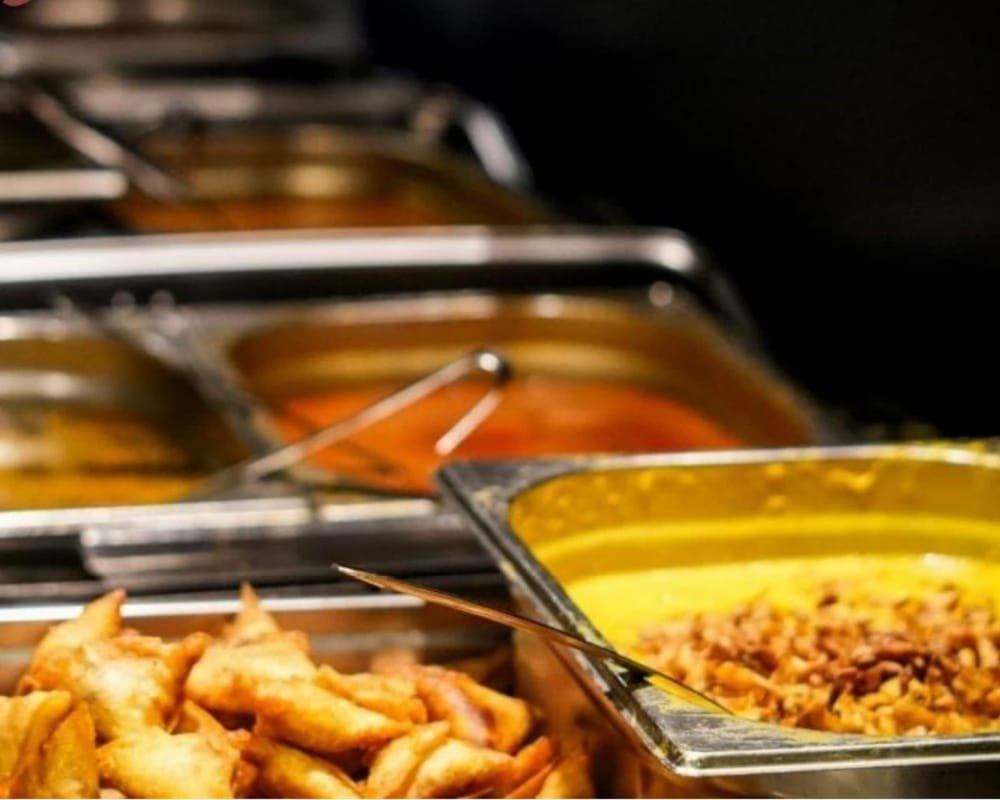 Elegent Traditional Marina Dinner Cruise - Image 8