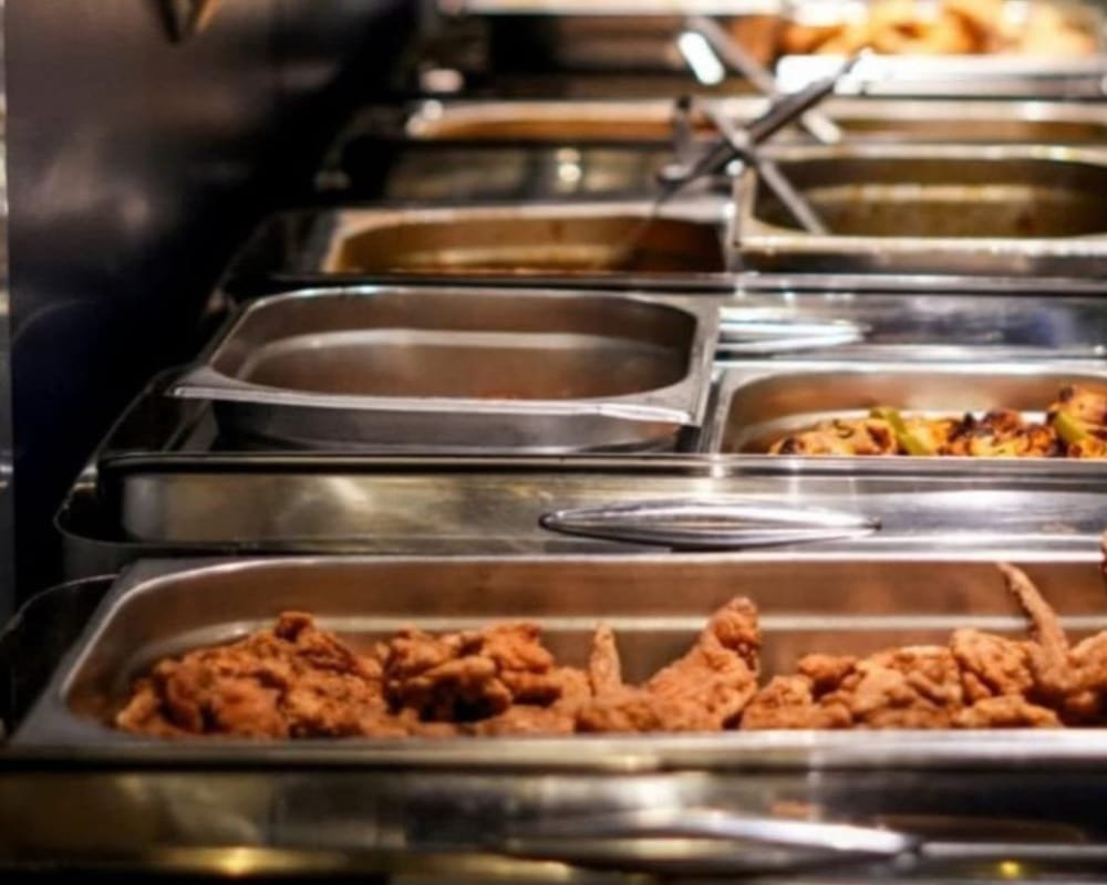 Elegent Traditional Marina Dinner Cruise - Image 6